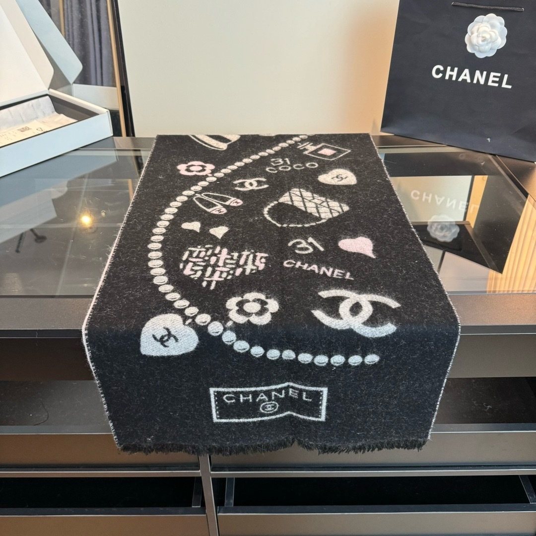 Chanel Black Pearl Motif Scarf product image 1, provided for visual reference and product detail review