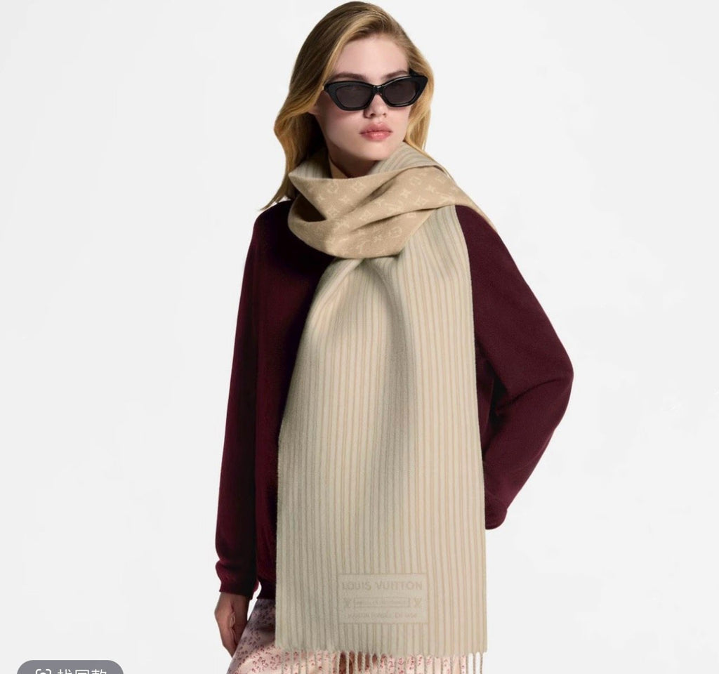 Louis Vuitton My Neverfull Fringe Scarf product image 2, provided for visual reference and product detail review