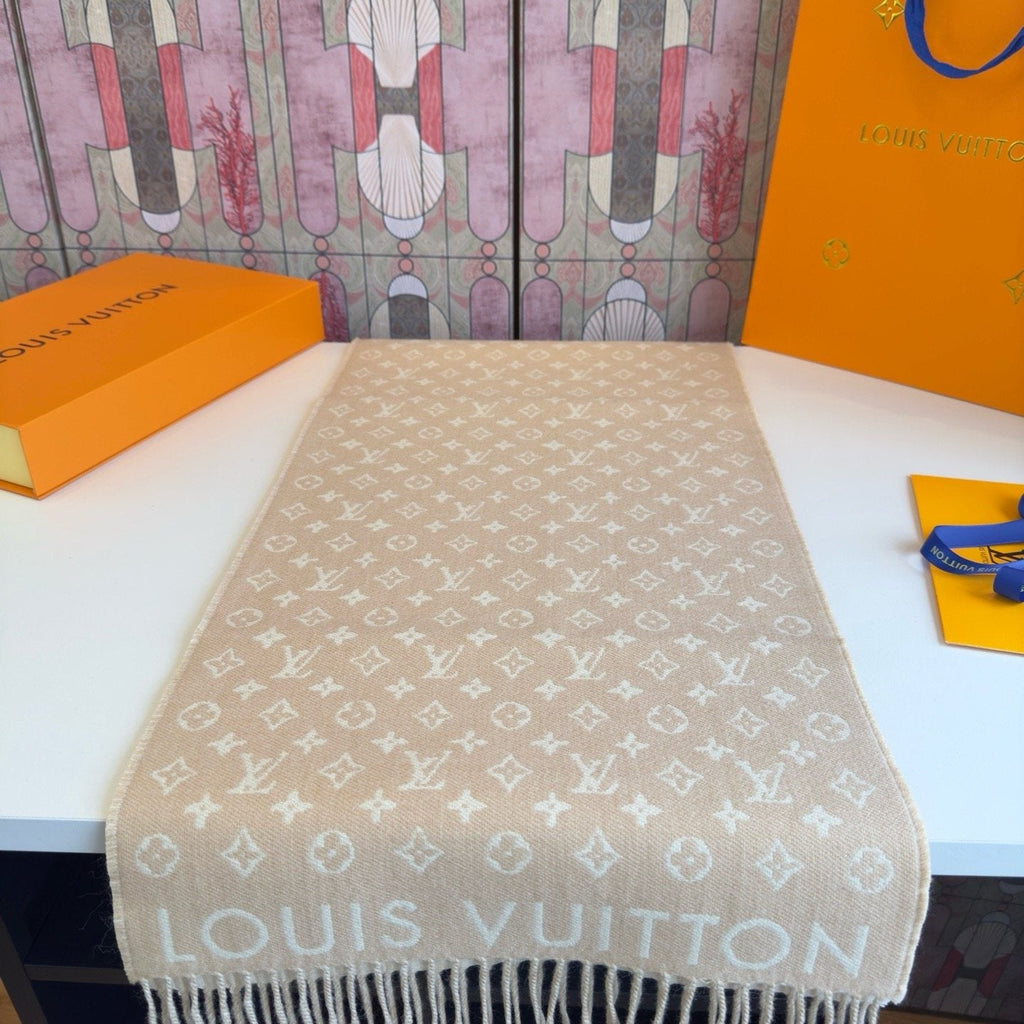 Louis Vuitton My Neverfull Fringe Scarf product image 4, provided for visual reference and product detail review