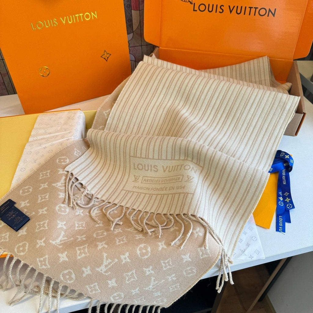 Louis Vuitton My Neverfull Fringe Scarf product image 6, provided for visual reference and product detail review