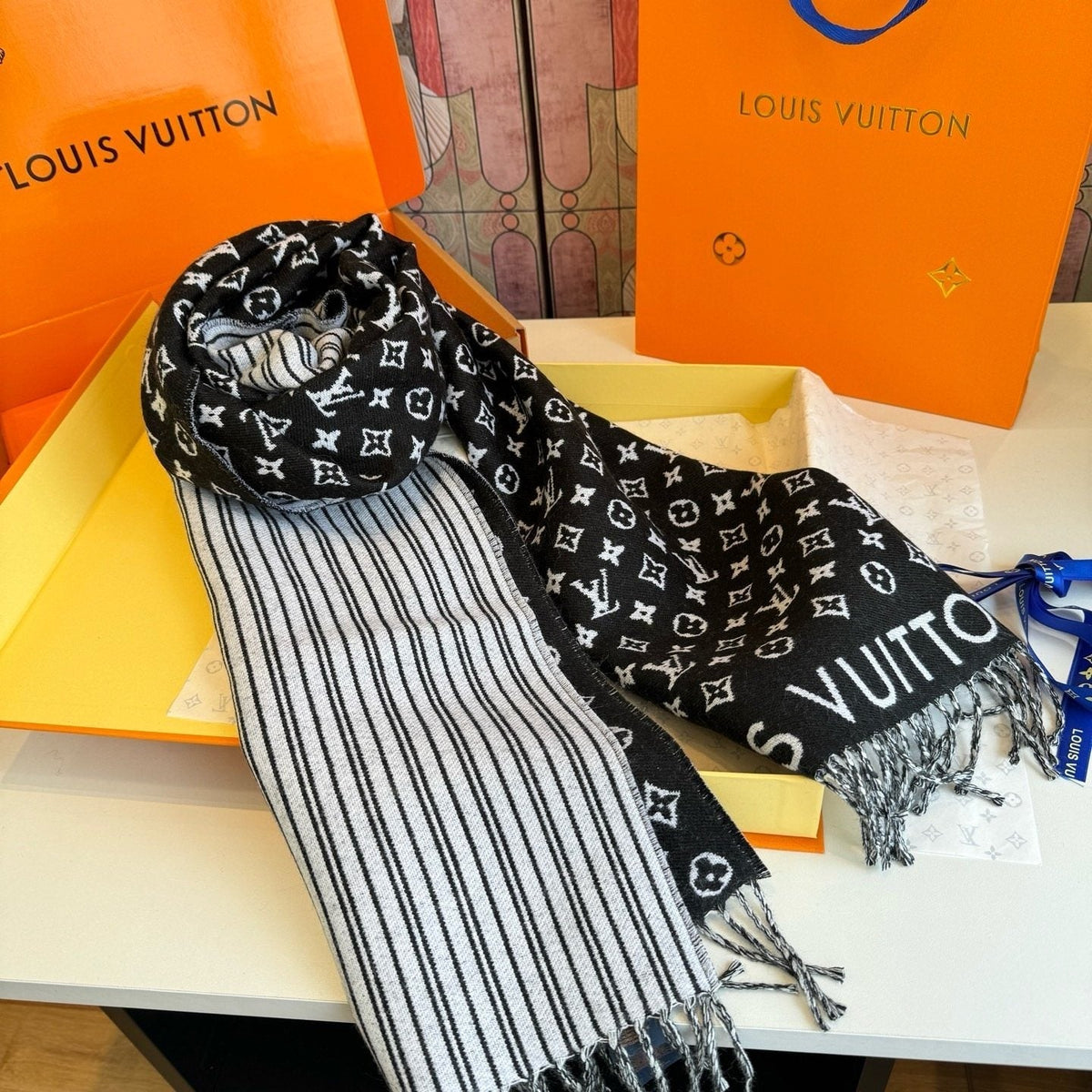 Louis Vuitton My Neverfull Fringe Scarf product image 8, provided for visual reference and product detail review