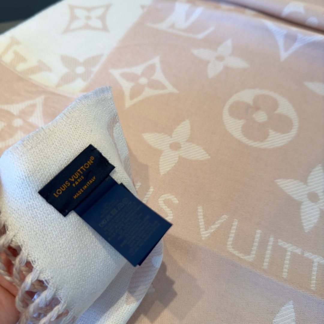 Louis Vuitton Reversible Wool Monogram Scarf - 180 x 30 cm product image 10, provided for visual reference and product