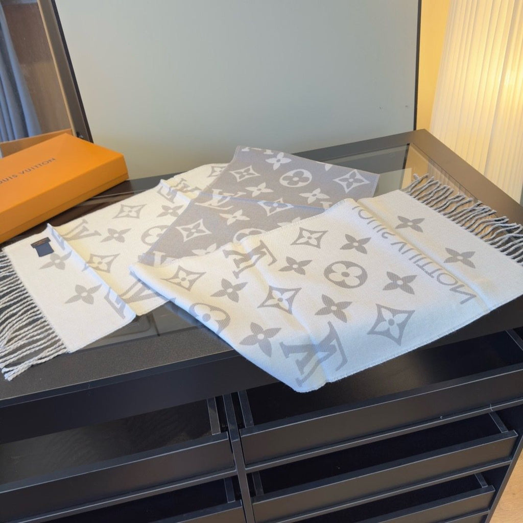 Louis Vuitton Reversible Wool Monogram Scarf - 180 x 30 cm product image 9, provided for visual reference and product detail