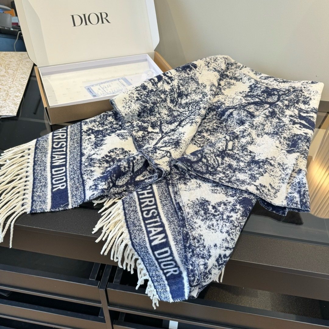 Dior Animal Jacquard Fringed Scarf product image 6, provided for visual reference and product detail review