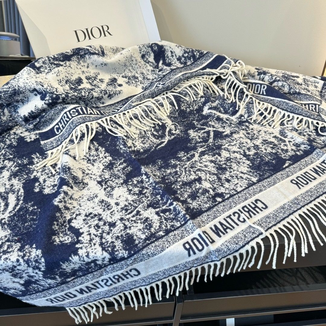 Dior Animal Jacquard Fringed Scarf product image 12, provided for visual reference and product detail review