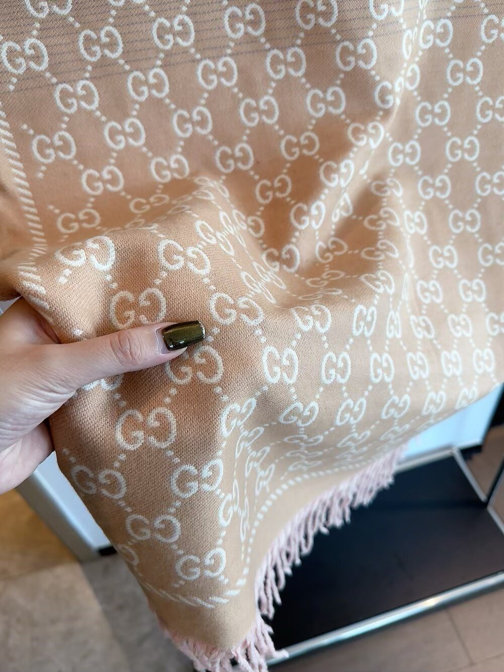 Gucci Two-Tone Fringed Jacquard Scarf product image 4, provided for visual reference and product detail review