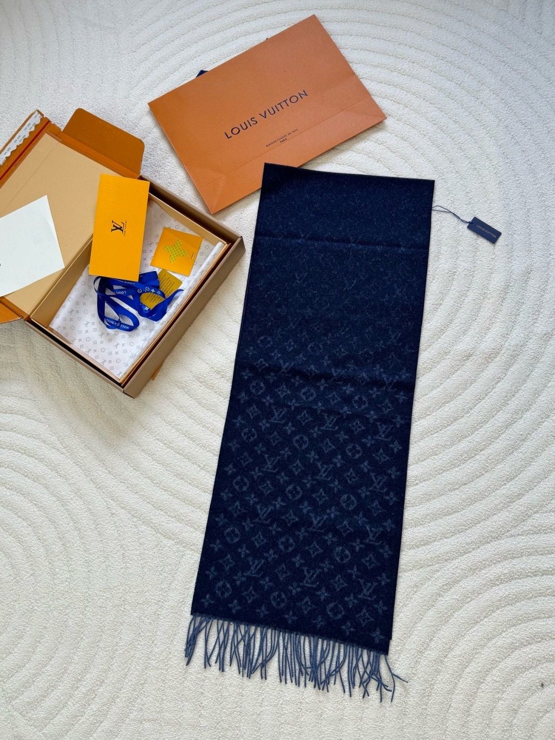 Louis Vuitton Men Monogram Fringe Scarf - 30 x 180 cm product image 1, provided for visual reference and product detail
