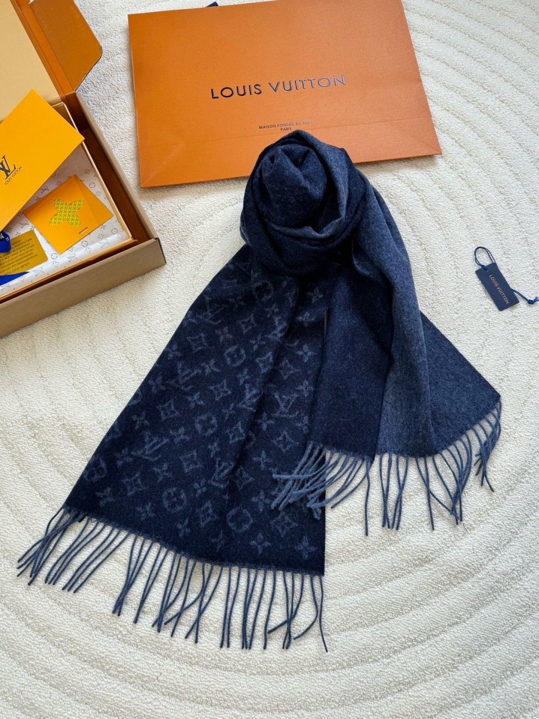 Louis Vuitton Men Monogram Fringe Scarf - 30 x 180 cm product image 6, provided for visual reference and product detail