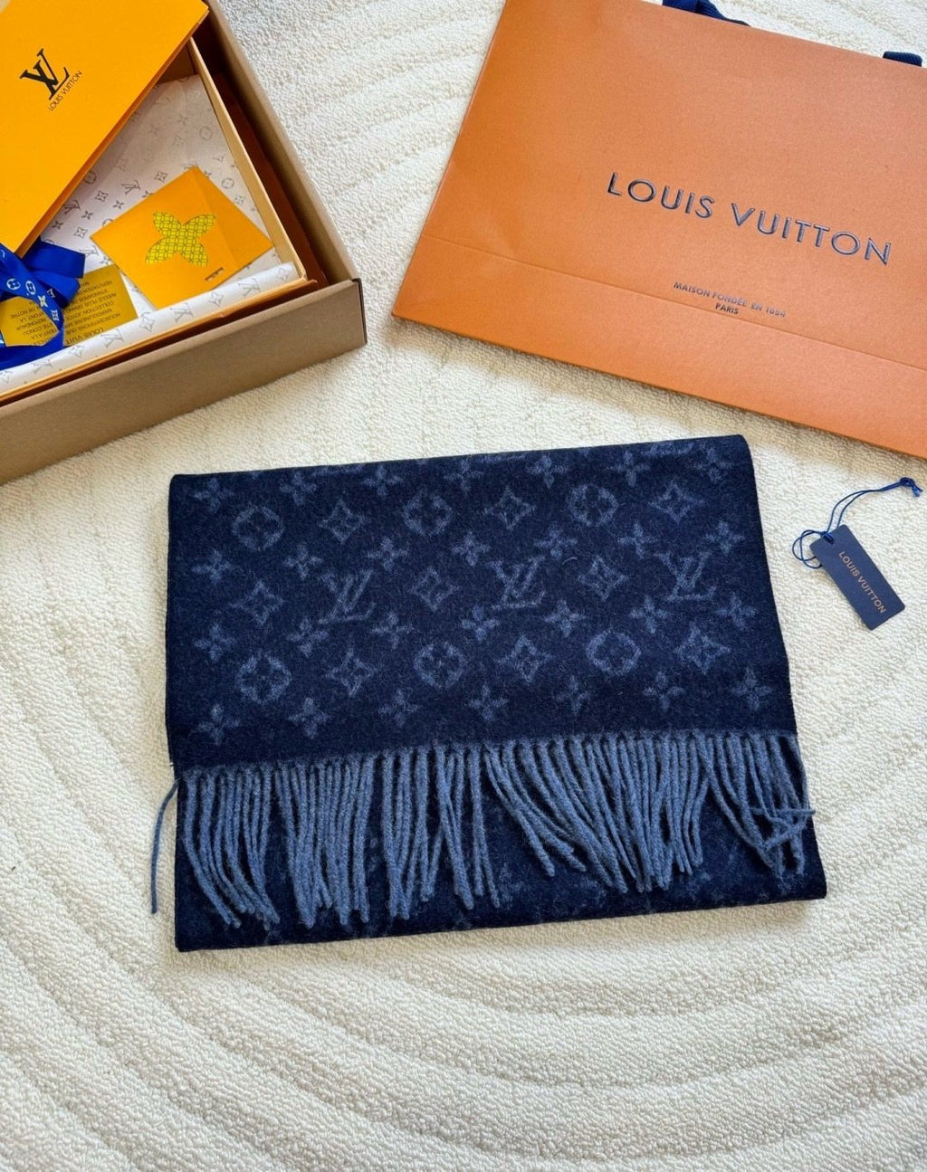 Louis Vuitton Men Monogram Fringe Scarf - 30 x 180 cm product image 9, provided for visual reference and product detail