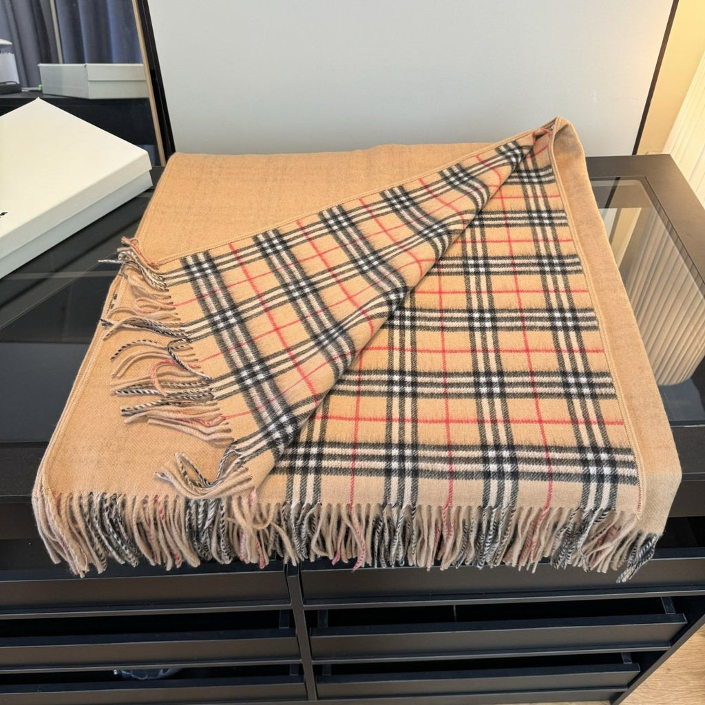 Burberry Fringed Plaid-Panel Poncho product image 11, provided for visual reference and product detail review