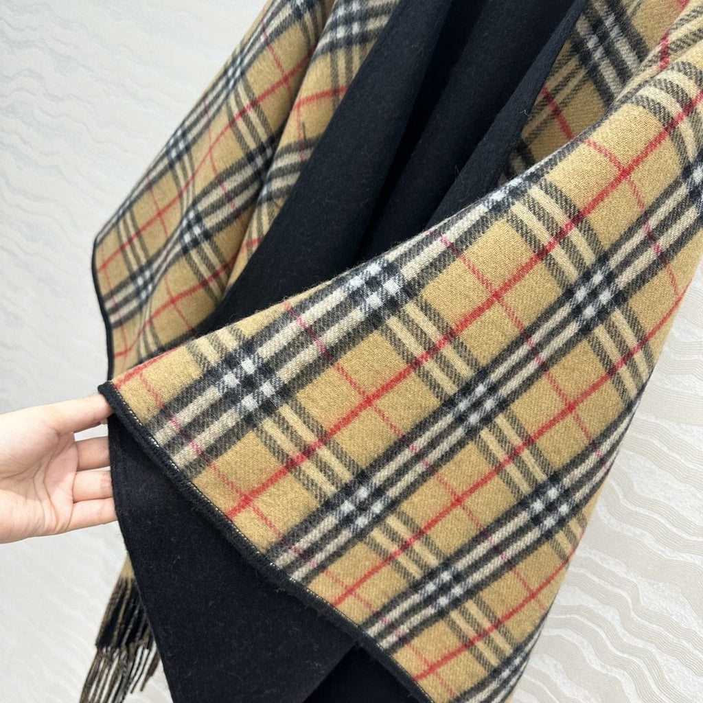 Burberry Fringed Plaid-Panel Poncho product image 13, provided for visual reference and product detail review