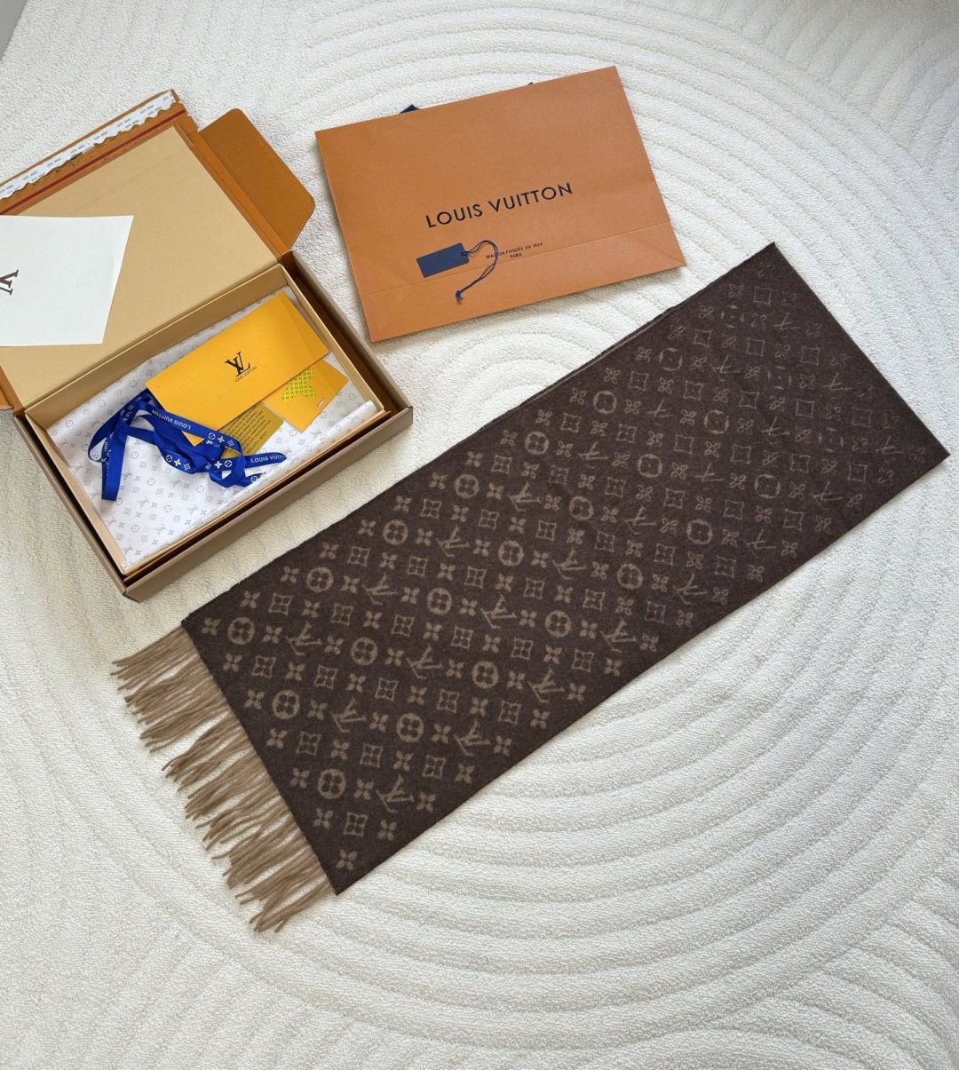 Louis Vuitton Two-Tone Reversible Monogram Scarf - 30 x 180 cm product image 2, provided for visual reference and product