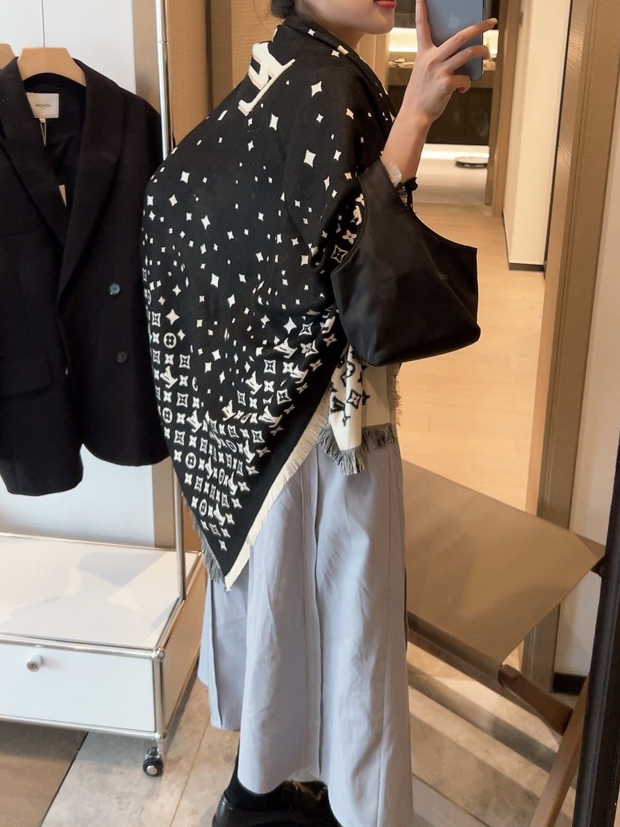 Louis Vuitton Starry Monogram Fringed Wrap product image 3, provided for visual reference and product detail review