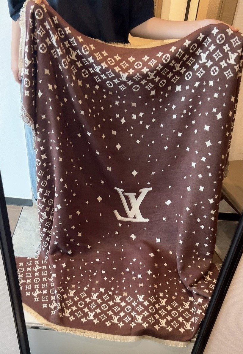 Louis Vuitton Starry Monogram Fringed Wrap product image 2, provided for visual reference and product detail review