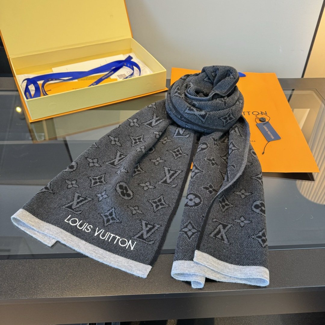 Louis Vuitton Gray Knit Scarf with Contrast Trim product image 2, provided for visual reference and product detail review