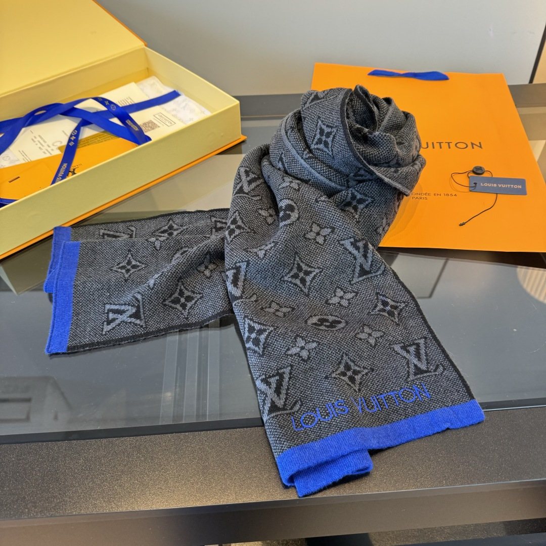 Louis Vuitton Gray Knit Scarf with Contrast Trim product image 4, provided for visual reference and product detail review