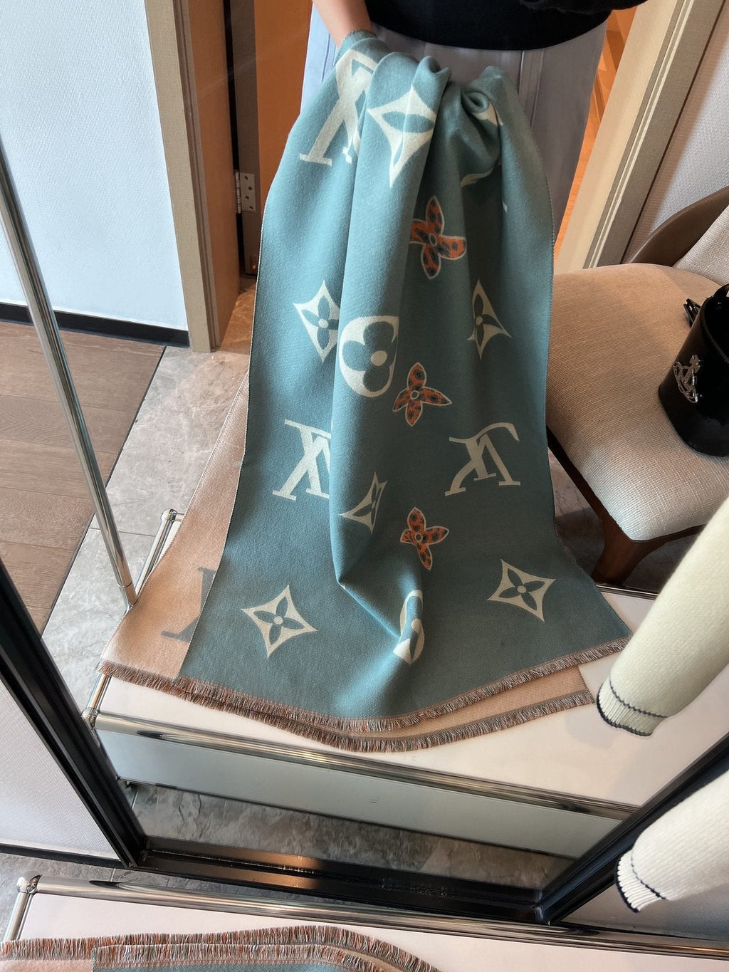 Louis Vuitton Cashmere-Blend Floral Monogram Scarf product image 3, provided for visual reference and product detail review