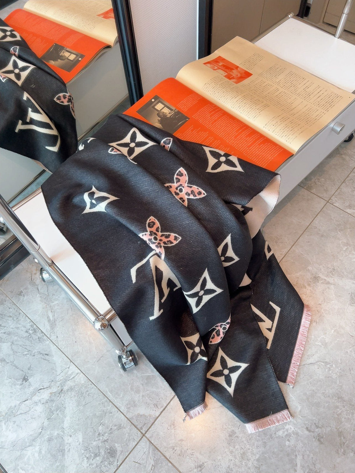 Louis Vuitton Cashmere-Blend Floral Monogram Scarf product image 4, provided for visual reference and product detail review