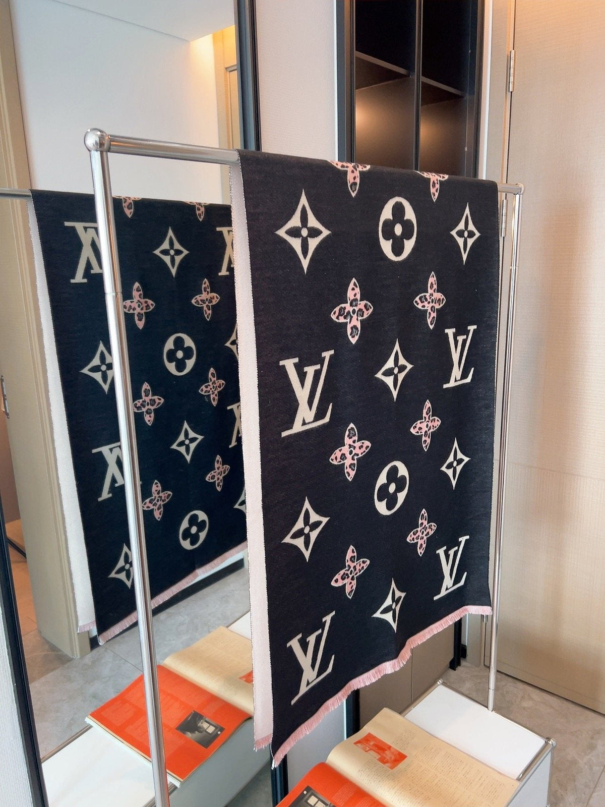 Louis Vuitton Cashmere-Blend Floral Monogram Scarf product image 2, provided for visual reference and product detail review