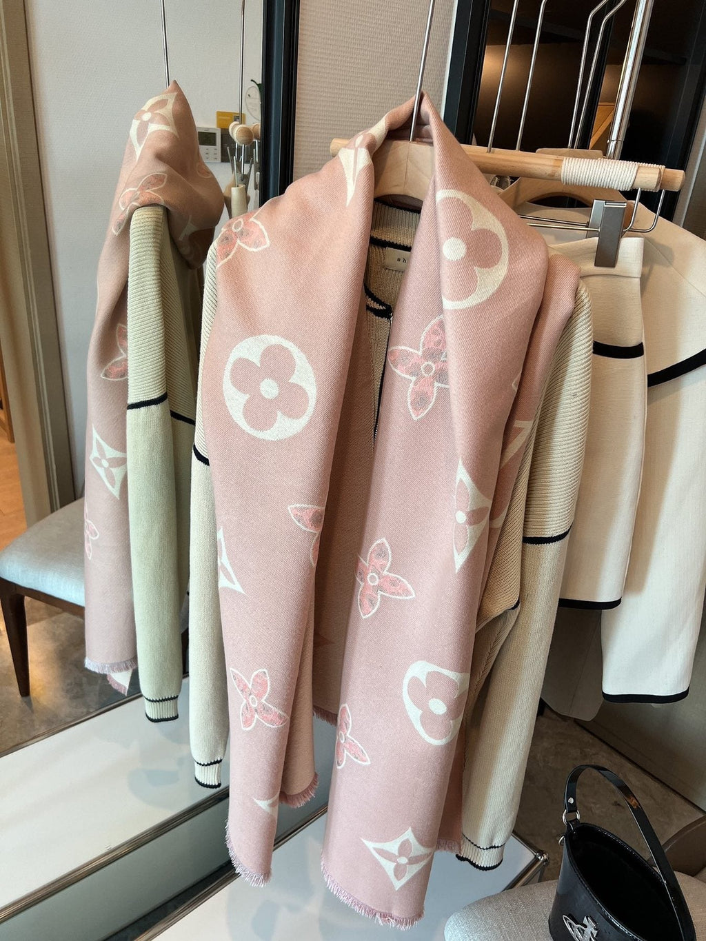 Louis Vuitton Cashmere-Blend Floral Monogram Scarf product image 6, provided for visual reference and product detail review