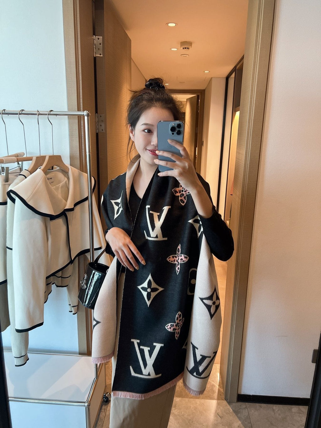 Louis Vuitton Cashmere-Blend Floral Monogram Scarf product image 8, provided for visual reference and product detail review