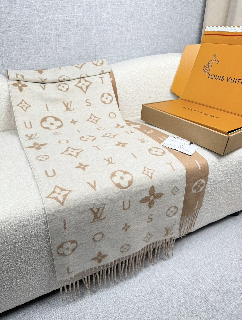 Louis Vuitton Reversible Floral Monogram Scarf - 180 x 55 cm product image 8, provided for visual reference and product