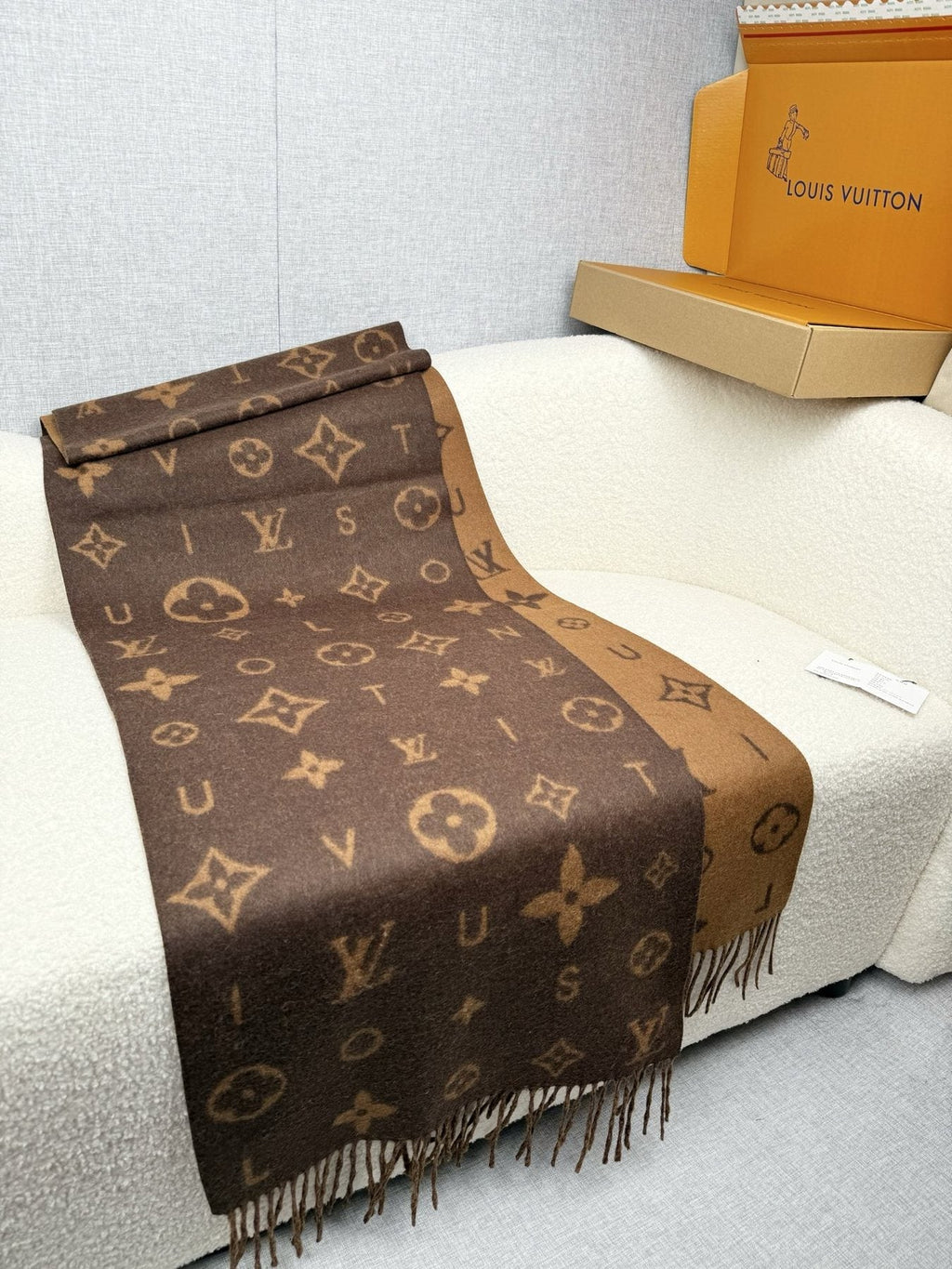 Louis Vuitton Reversible Floral Monogram Scarf - 180 x 55 cm product image 6, provided for visual reference and product