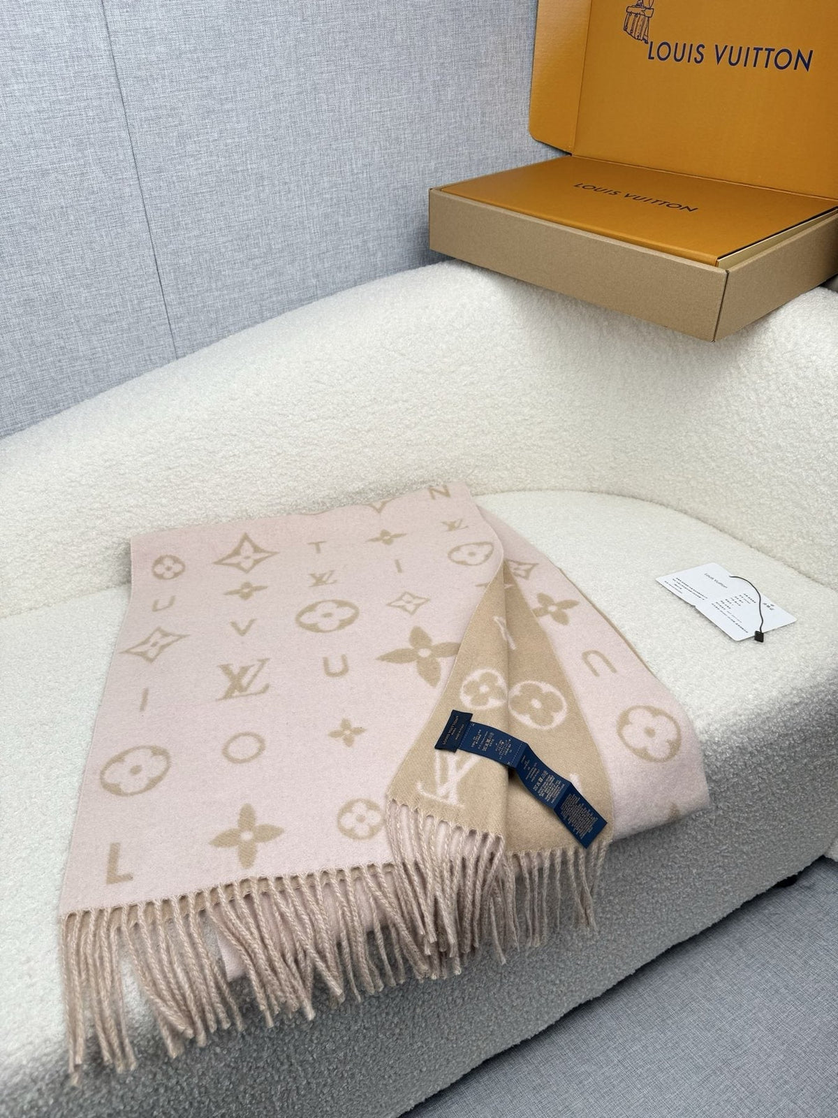 Louis Vuitton Reversible Floral Monogram Scarf - 180 x 55 cm product image 5, provided for visual reference and product