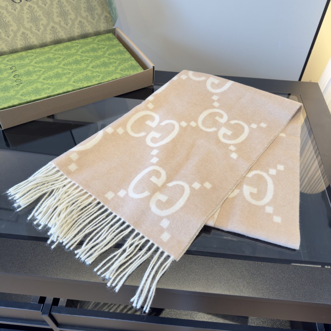 Gucci Fringed Interlocking Motif Scarf product image 13, provided for visual reference and product detail review