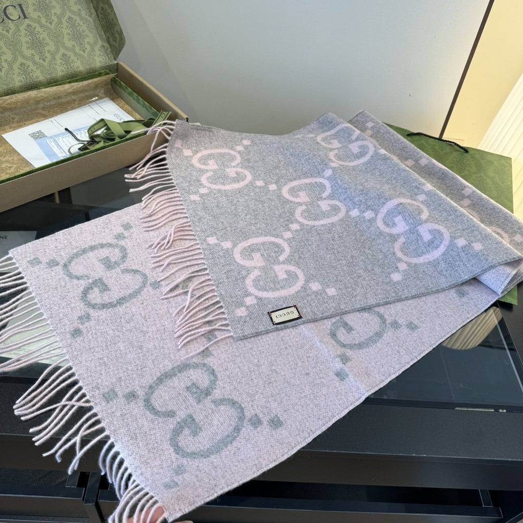 Gucci Fringed Interlocking Motif Scarf product image 5, provided for visual reference and product detail review