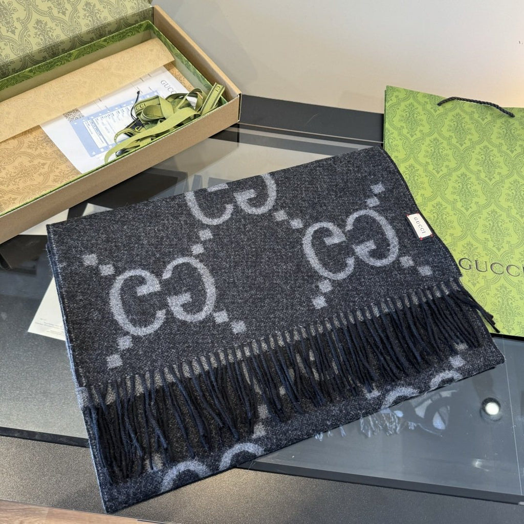 Gucci Fringed Interlocking Motif Scarf product image 4, provided for visual reference and product detail review