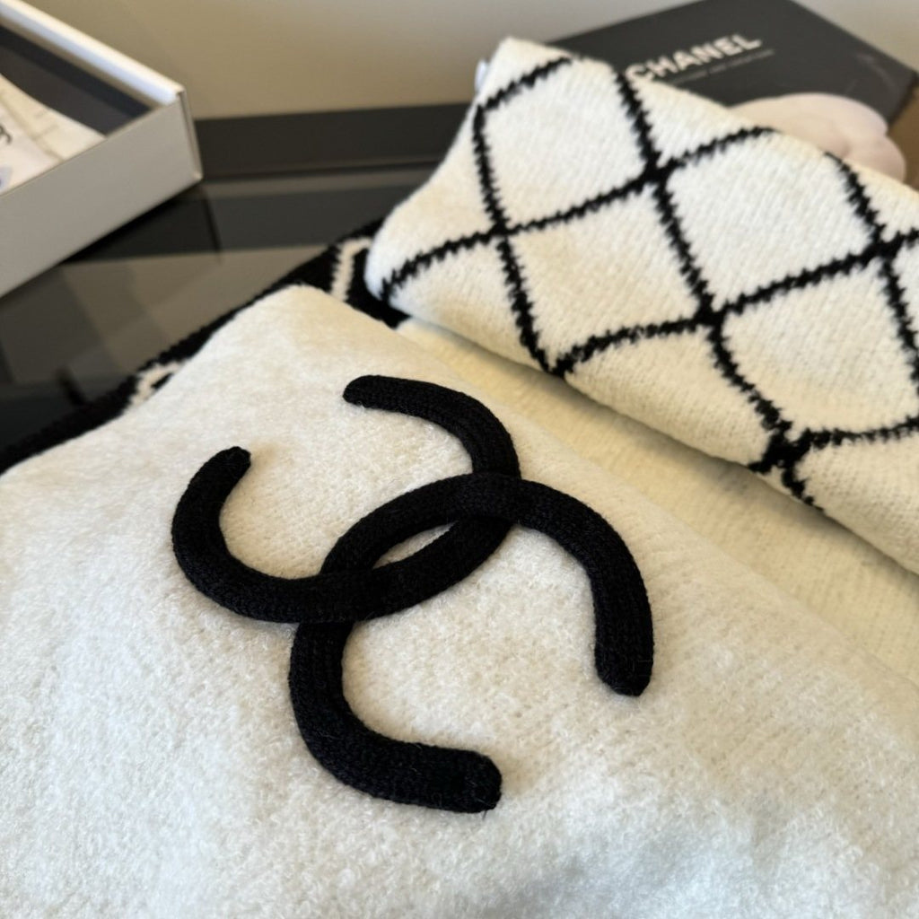 Chanel Reversible Ivory & Black Knit Scarf product image 9, provided for visual reference and product detail review