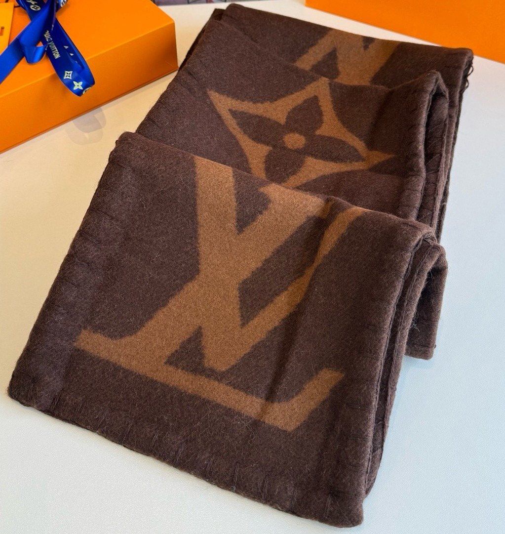 Louis Vuitton Oversized Monogram Fashion Scarf product image 4, provided for visual reference and product detail review