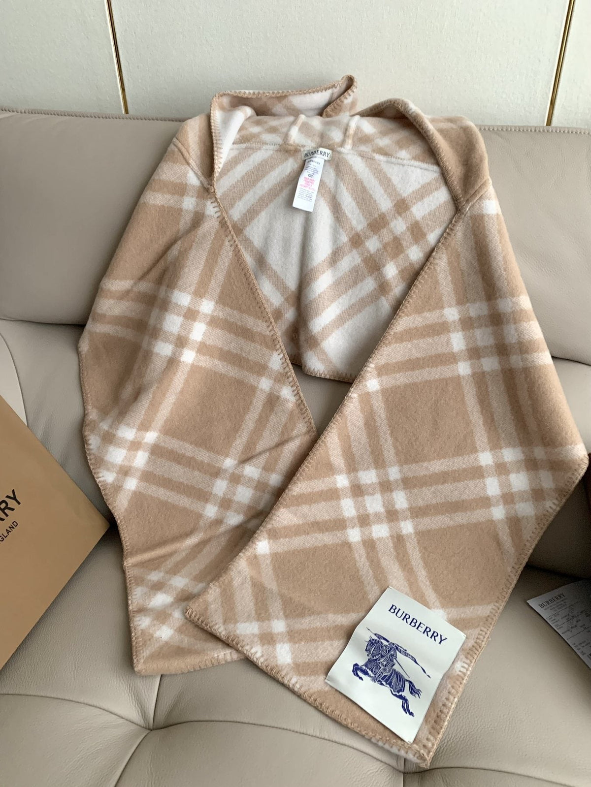Burberry Hooded Plaid Wrap Scarf - 30 x 180 cm product image 6, provided for visual reference and product detail review