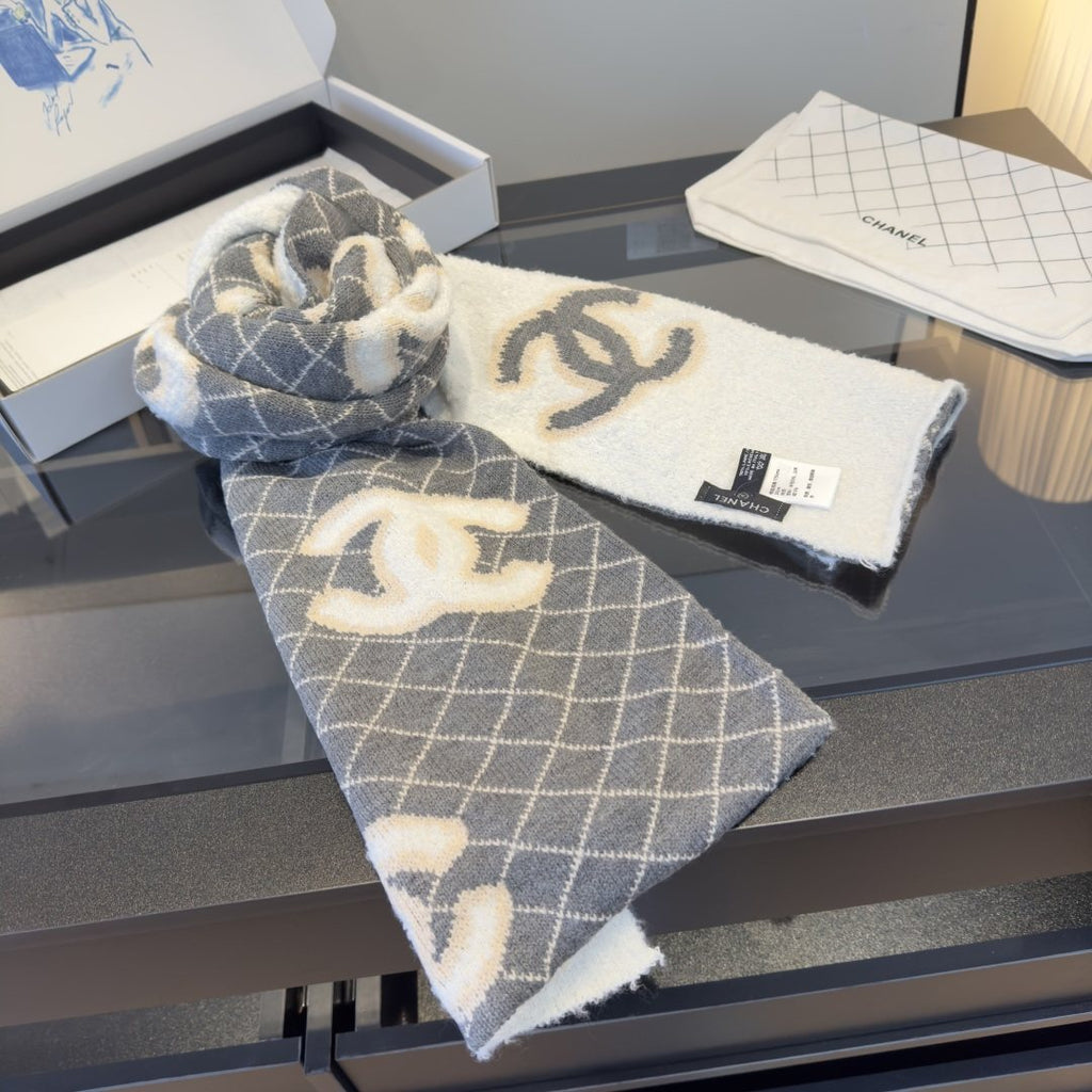 Chanel Grid Pattern Knit Scarf product image 4, provided for visual reference and product detail review