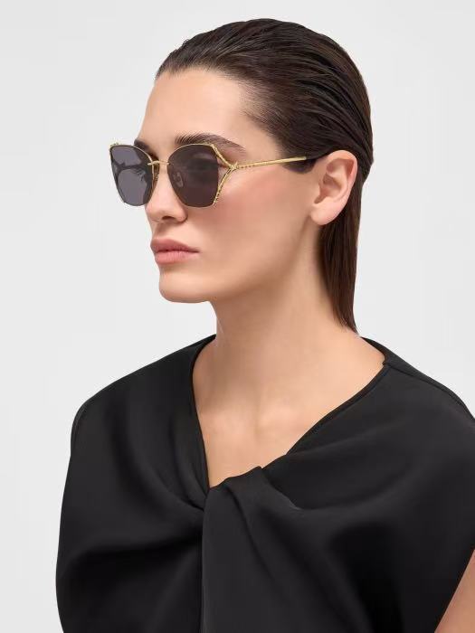 Bvlgari BV40081U Sunglasses product image 10, provided for visual reference and product detail review