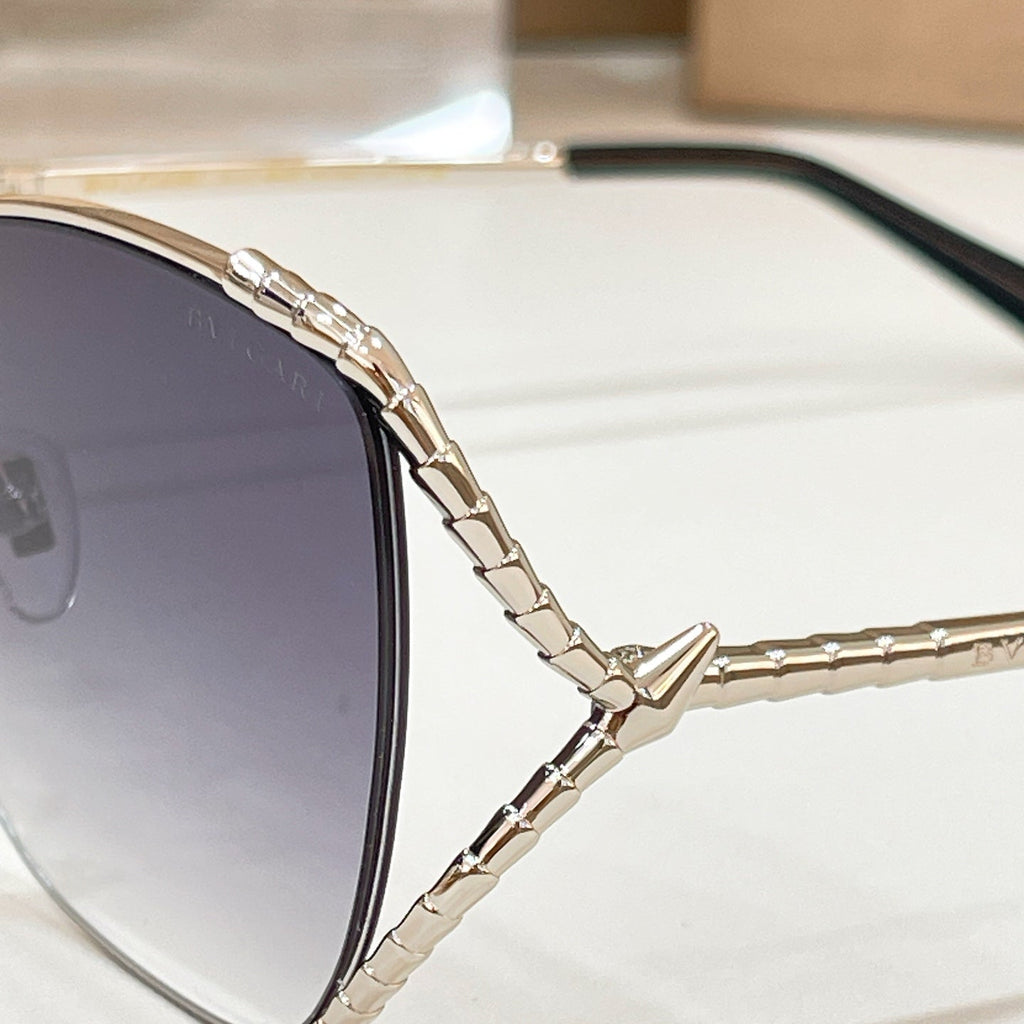 Bvlgari BV40081U Sunglasses product image 13, provided for visual reference and product detail review