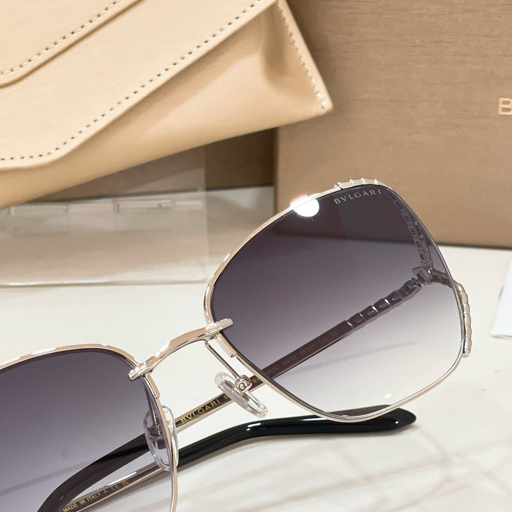 Bvlgari BV40081U Sunglasses product image 16, provided for visual reference and product detail review