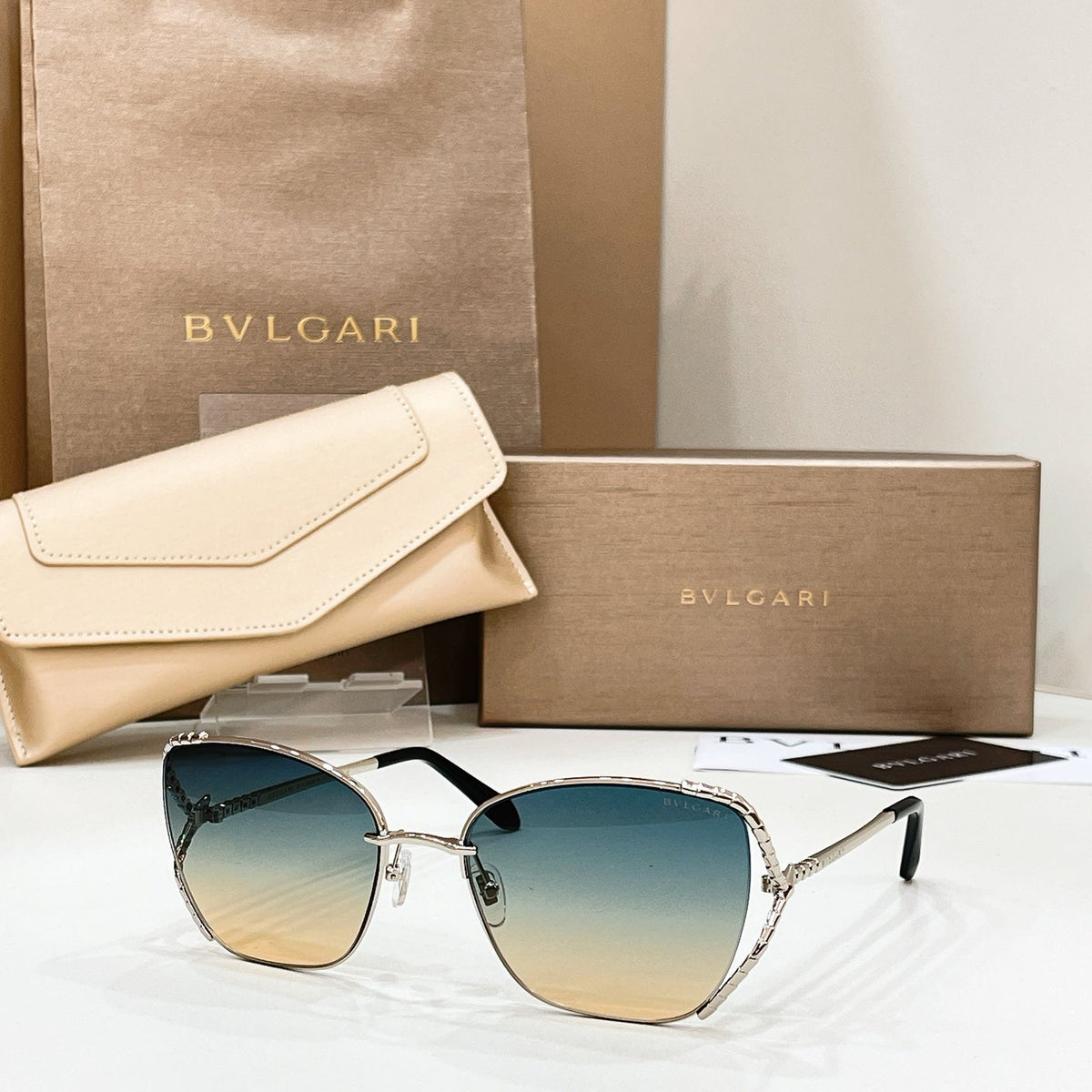 Bvlgari BV40081U Sunglasses product image 2, provided for visual reference and product detail review