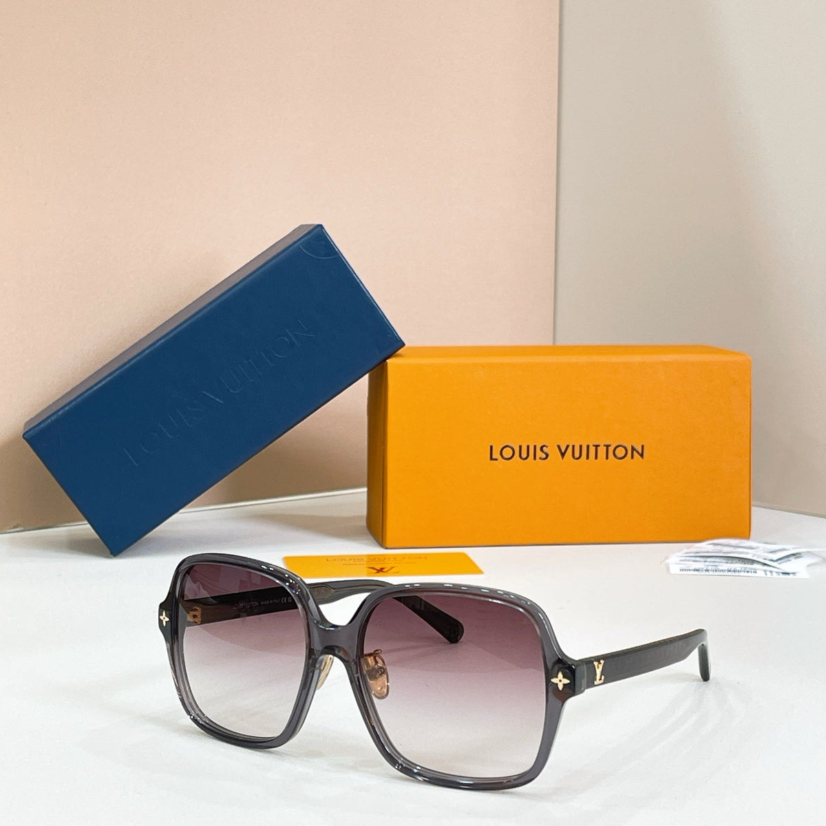 Louis Vuitton Z3044E Sunglasses product image 2, provided for visual reference and product detail review