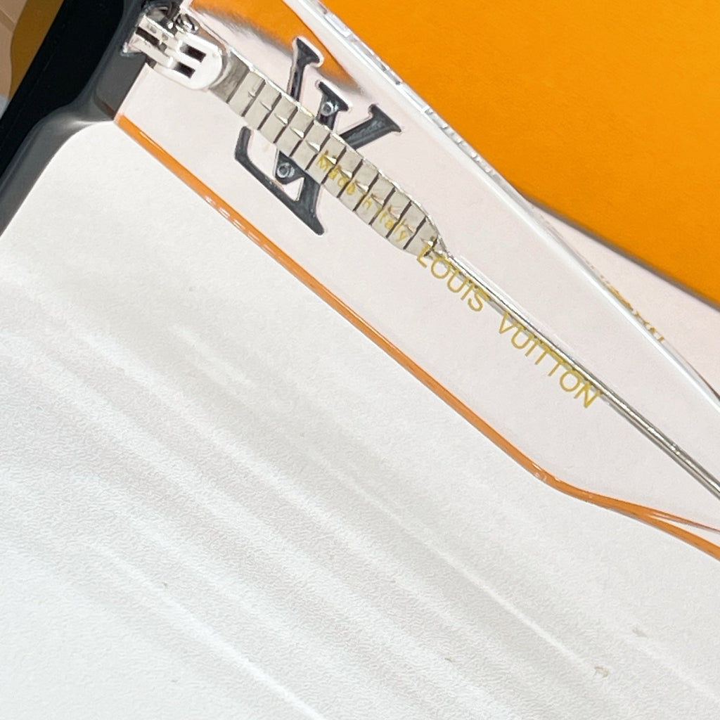 Louis Vuitton Z1579E Sunglasses product image 12, provided for visual reference and product detail review