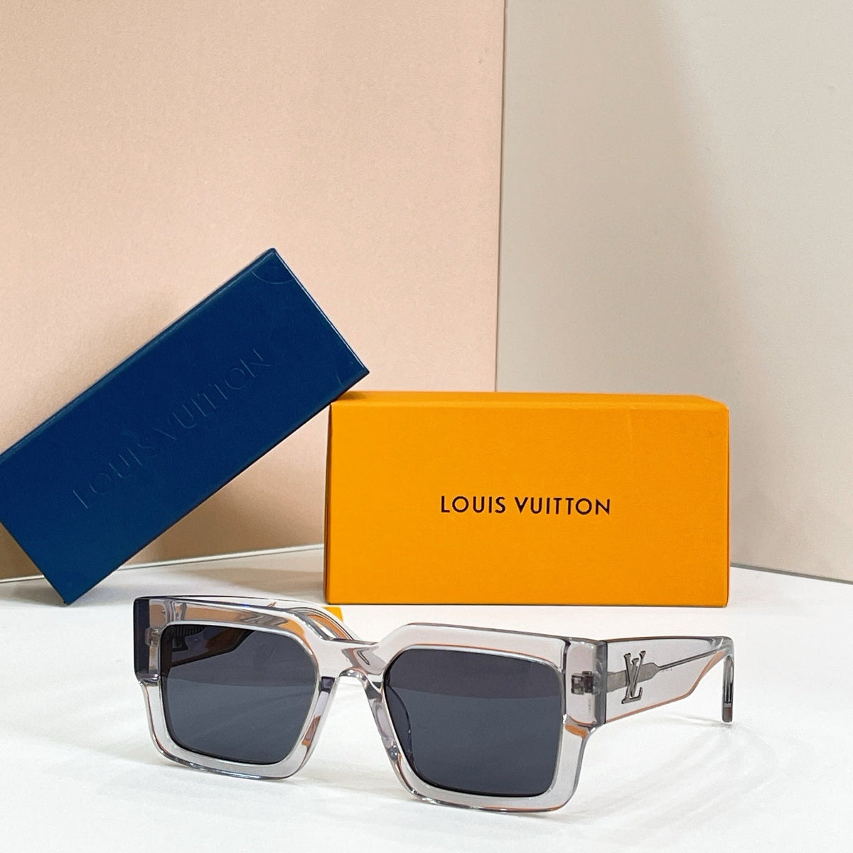 Louis Vuitton Z1579E Sunglasses product image 2, provided for visual reference and product detail review