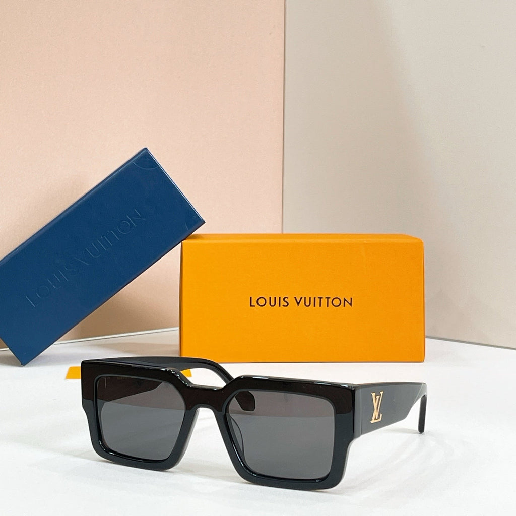 Louis Vuitton Z1579E Sunglasses product image 4, provided for visual reference and product detail review