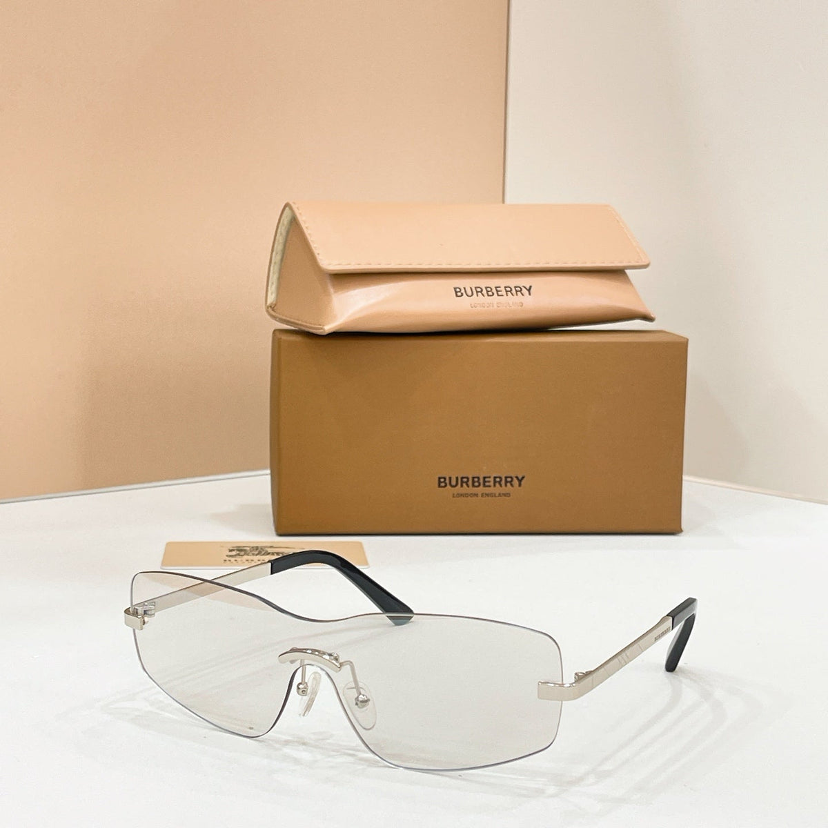 Burberry B8934 Sunglasses product image 2, provided for visual reference and product detail review