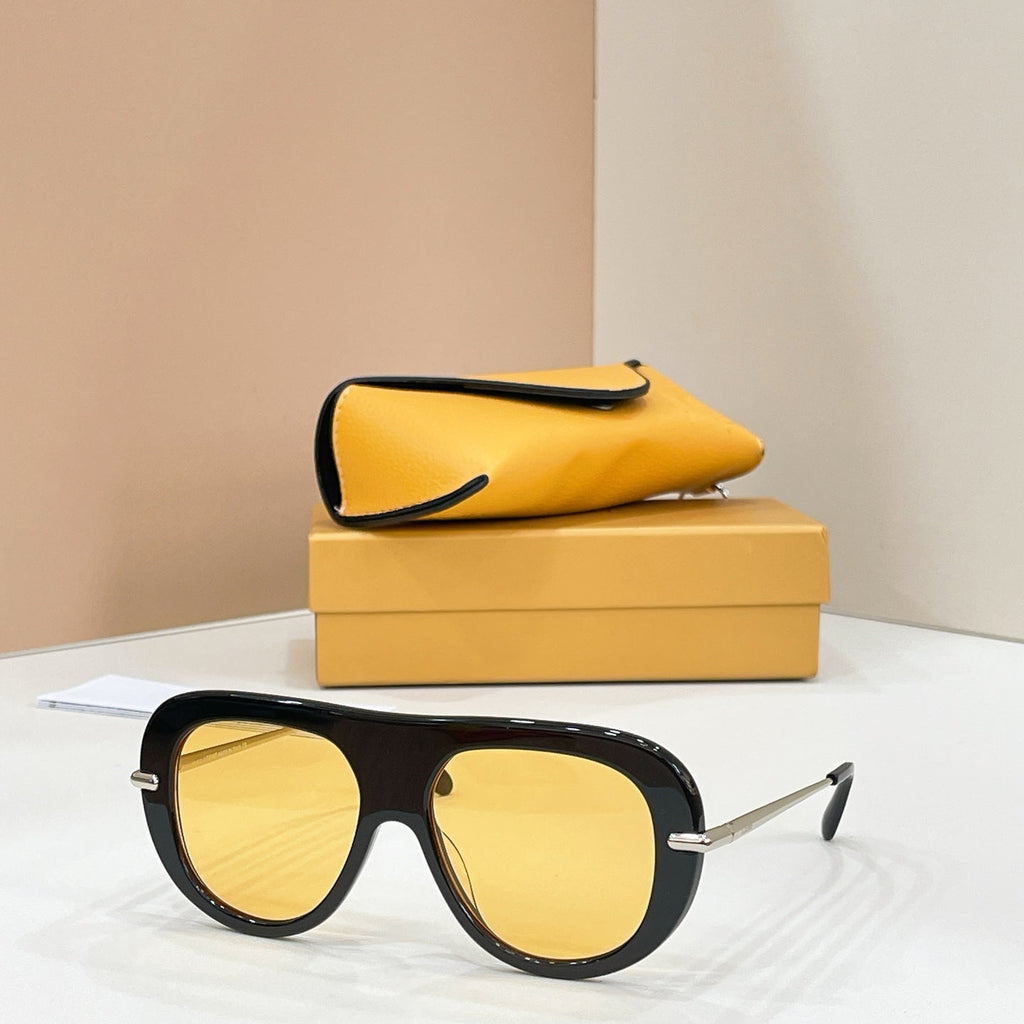 Loewe LW40186U Sunglasses product image 3, provided for visual reference and product detail review