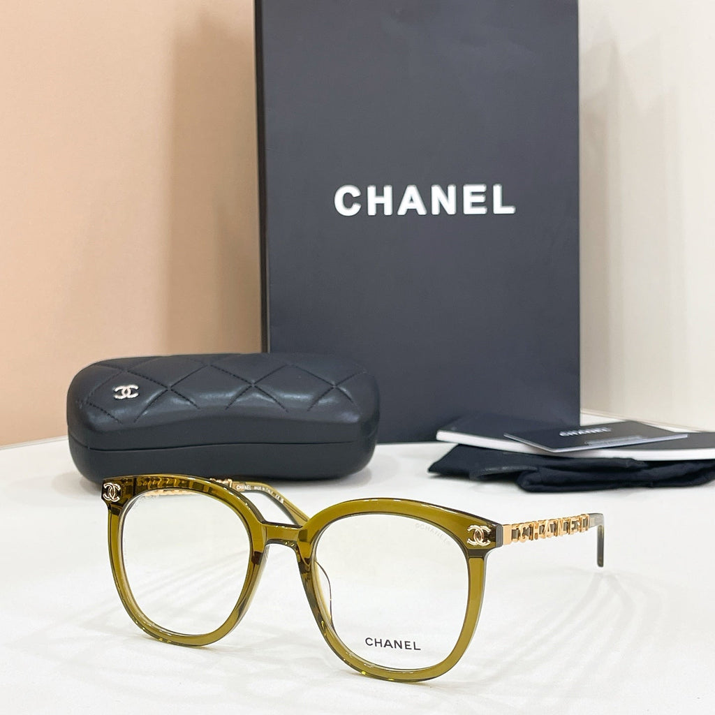 Chanel CH8027 Sunglasses product image 2, provided for visual reference and product detail review