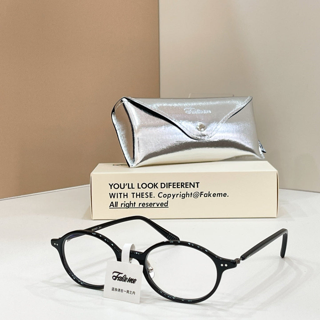 Fakeme Rooney Sunglasses product image 2, provided for visual reference and product detail review