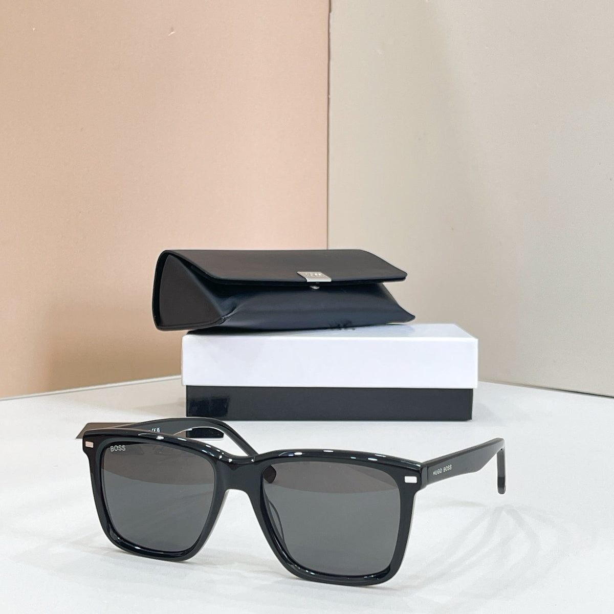 BOSS 1317 Sunglasses product image 3, provided for visual reference and product detail review