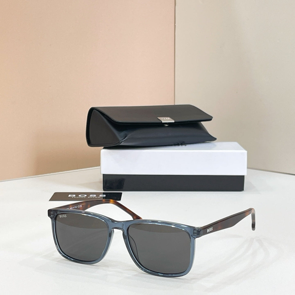 BOSS 1825 Sunglasses product image 5, provided for visual reference and product detail review