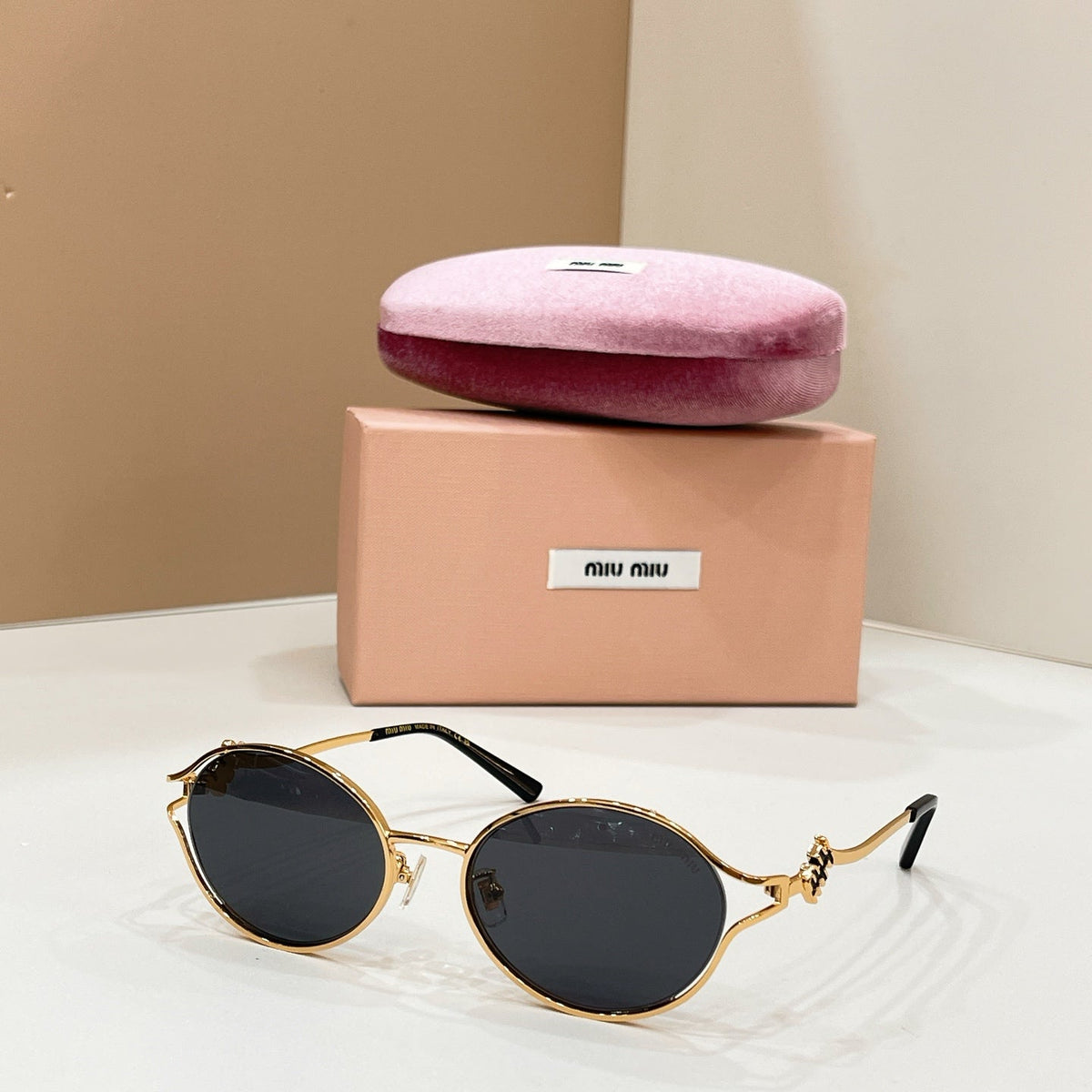 Miu Miu Smu73w Sunglasses product image 2, provided for visual reference and product detail review